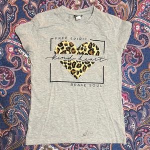 Leopard print heat tee shirt size small
